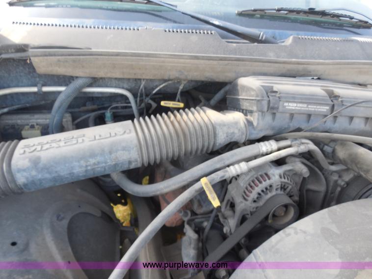 image for item I1274 2000 Dodge Ram 1500 pickup truck