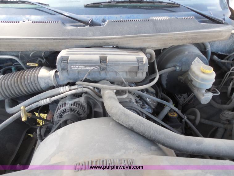 image for item I1274 2000 Dodge Ram 1500 pickup truck