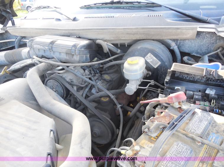 image for item I1274 2000 Dodge Ram 1500 pickup truck