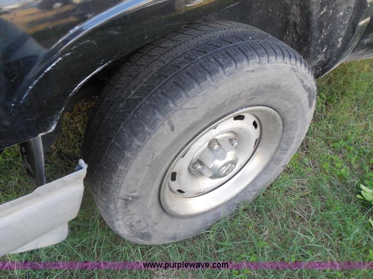 image for item I1274 2000 Dodge Ram 1500 pickup truck