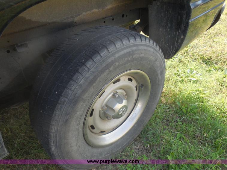 image for item I1274 2000 Dodge Ram 1500 pickup truck