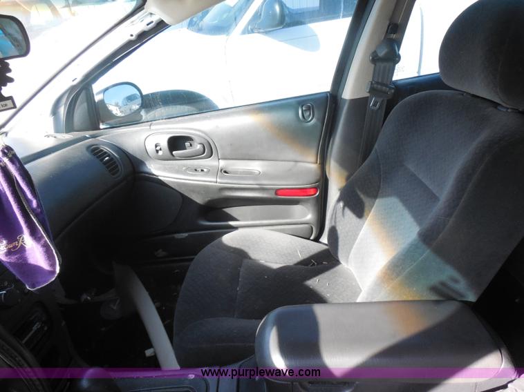 image for item I1277 2002 Dodge Intrepid SE