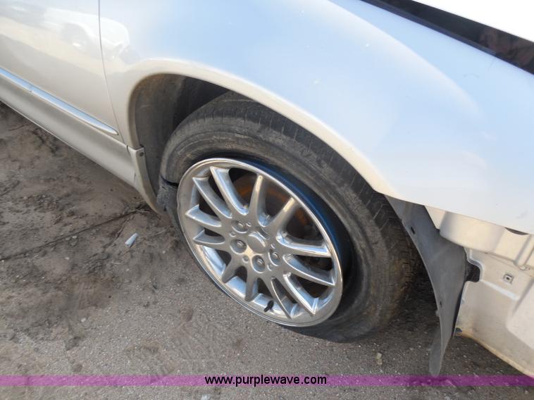 image for item I1277 2002 Dodge Intrepid SE