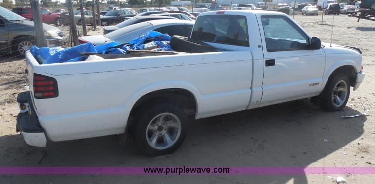 image for item I1278 1998 Chevrolet S10 pickup truck