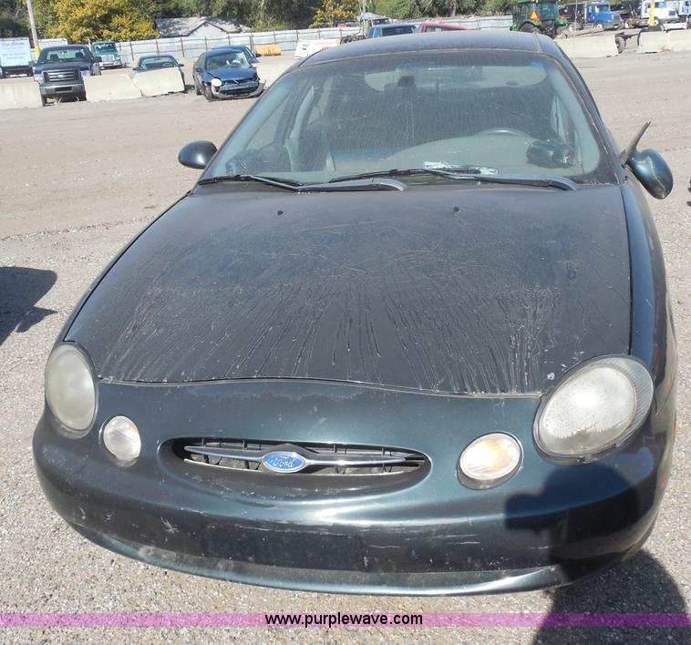 image for item I1280 1998 Ford Taurus LX