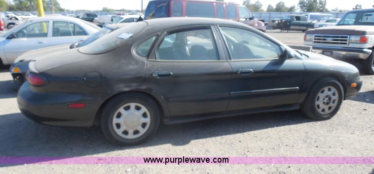 image for item I1280 1998 Ford Taurus LX