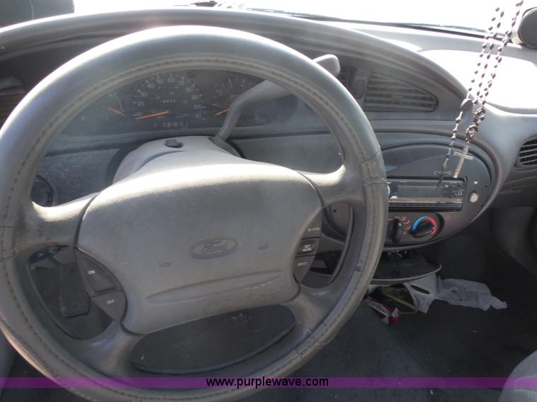 image for item I1280 1998 Ford Taurus LX