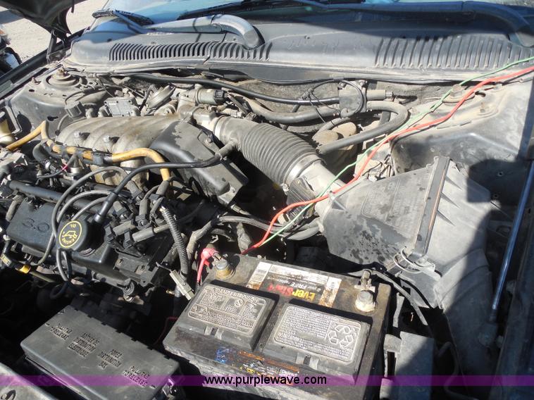 image for item I1280 1998 Ford Taurus LX