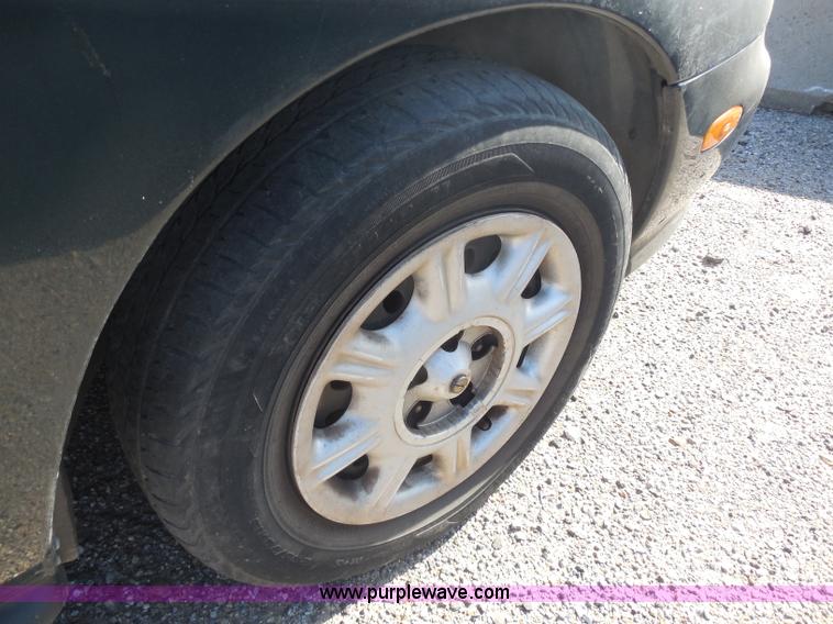 image for item I1280 1998 Ford Taurus LX