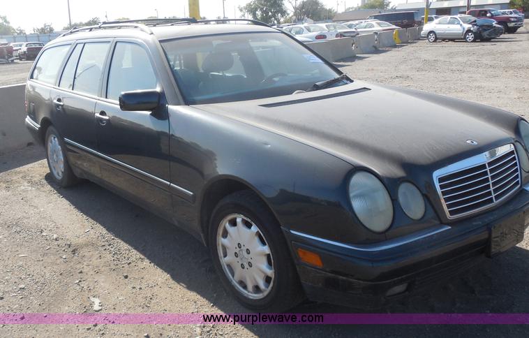 image for item I1281 1998 Mercedes Benz E320 wagon