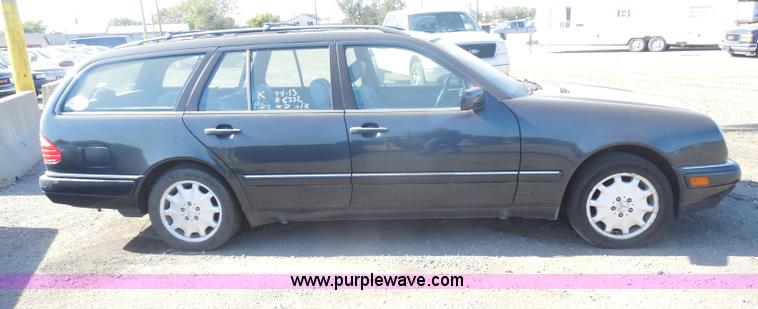 image for item I1281 1998 Mercedes Benz E320 wagon