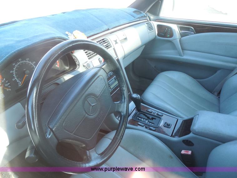 image for item I1281 1998 Mercedes Benz E320 wagon