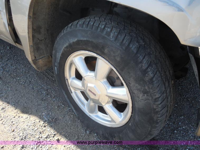 image for item I1283 2005 GMC Envoy SLE SUV