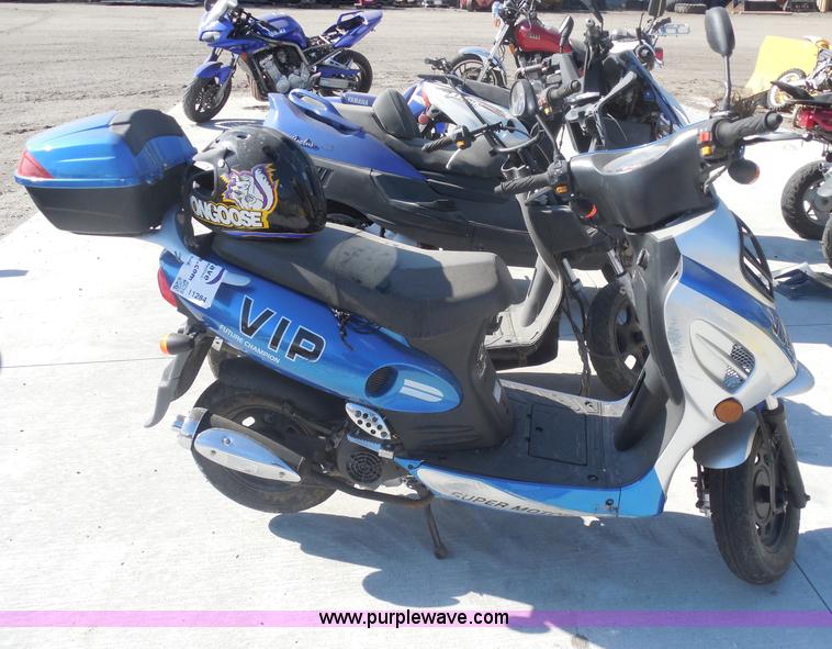 image for item I1284 2013 Taotao VIP 50 moped