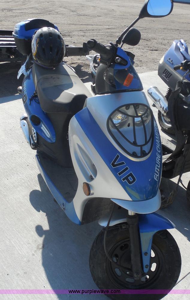 image for item I1284 2013 Taotao VIP 50 moped