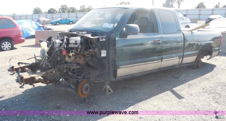 image for item I1285 2003 Chevrolet Silverado 1500 pickup truck