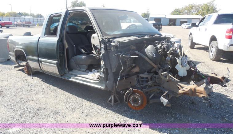 image for item I1285 2003 Chevrolet Silverado 1500 pickup truck