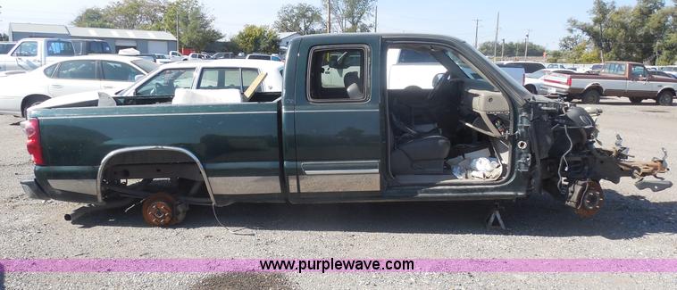 image for item I1285 2003 Chevrolet Silverado 1500 pickup truck