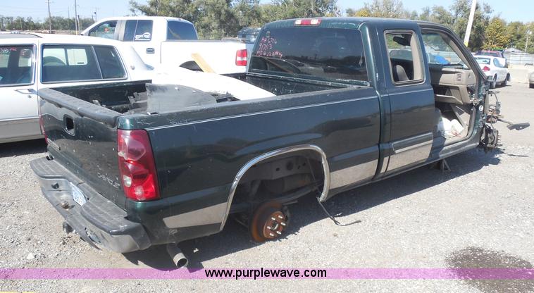 image for item I1285 2003 Chevrolet Silverado 1500 pickup truck
