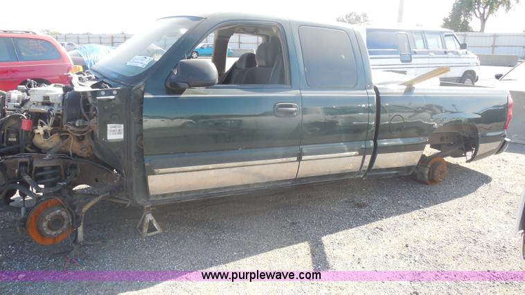 image for item I1285 2003 Chevrolet Silverado 1500 pickup truck