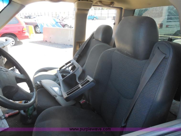 image for item I1285 2003 Chevrolet Silverado 1500 pickup truck