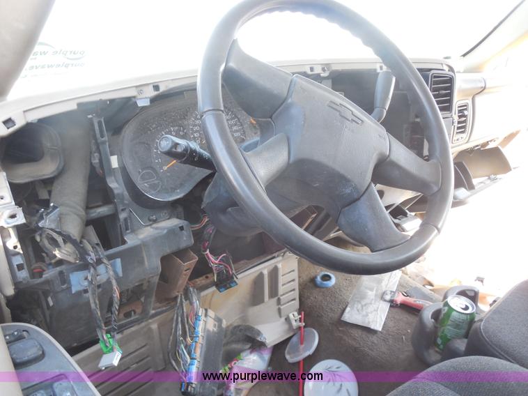 image for item I1285 2003 Chevrolet Silverado 1500 pickup truck