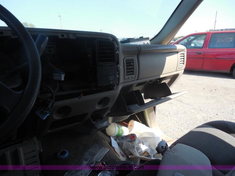 image for item I1285 2003 Chevrolet Silverado 1500 pickup truck