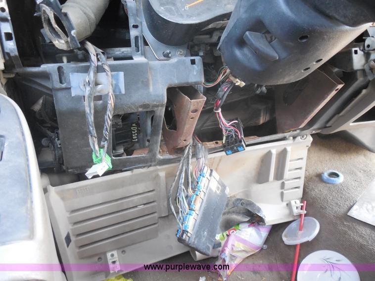 image for item I1285 2003 Chevrolet Silverado 1500 pickup truck