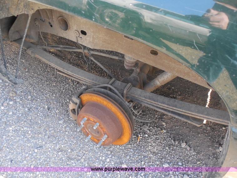 image for item I1285 2003 Chevrolet Silverado 1500 pickup truck