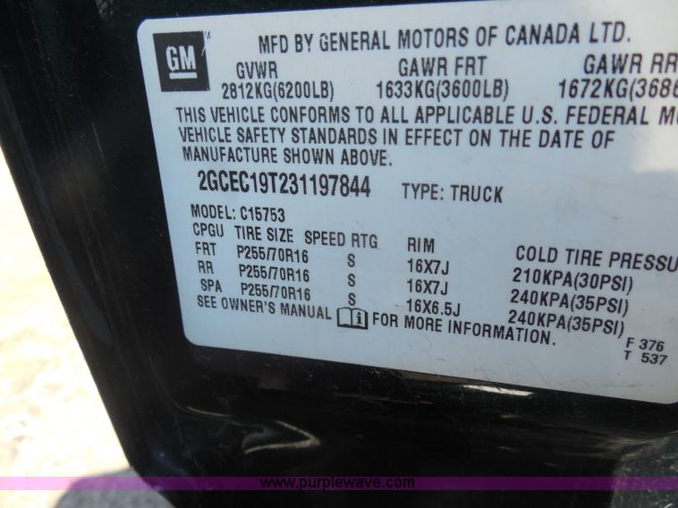 image for item I1285 2003 Chevrolet Silverado 1500 pickup truck