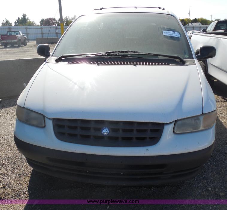 image for item I1286 1997 Plymouth Grand Voyager SE van