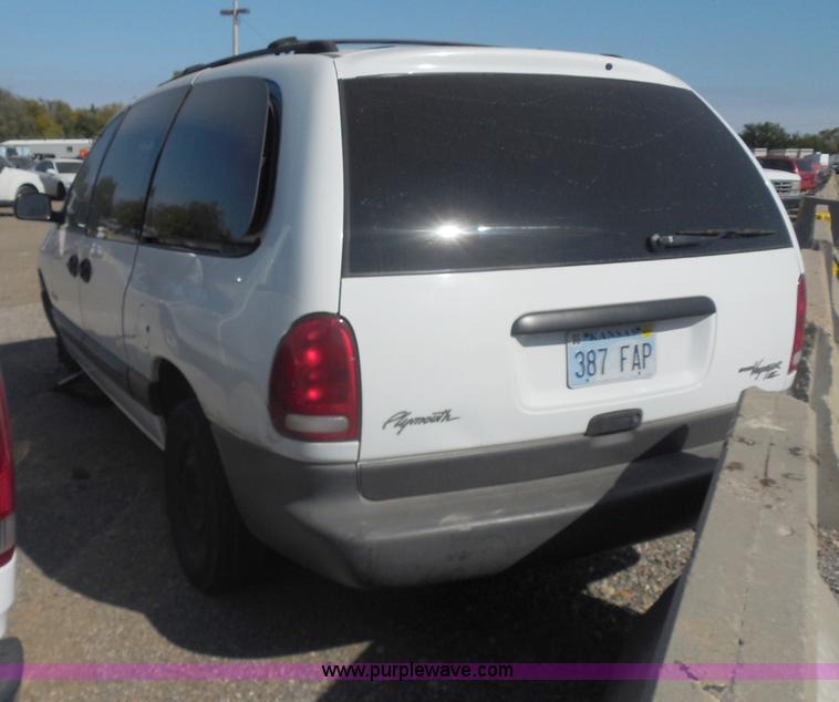 image for item I1286 1997 Plymouth Grand Voyager SE van