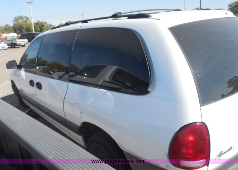 image for item I1286 1997 Plymouth Grand Voyager SE van