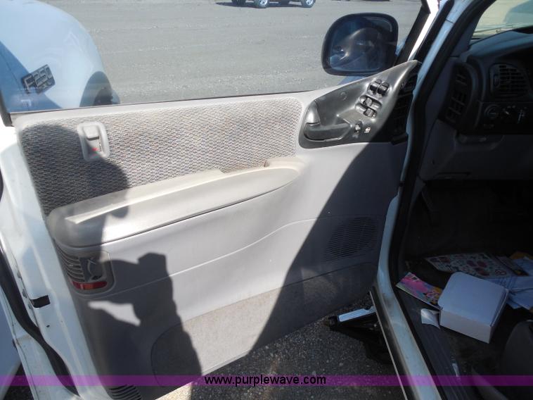 image for item I1286 1997 Plymouth Grand Voyager SE van
