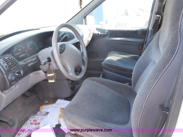 image for item I1286 1997 Plymouth Grand Voyager SE van