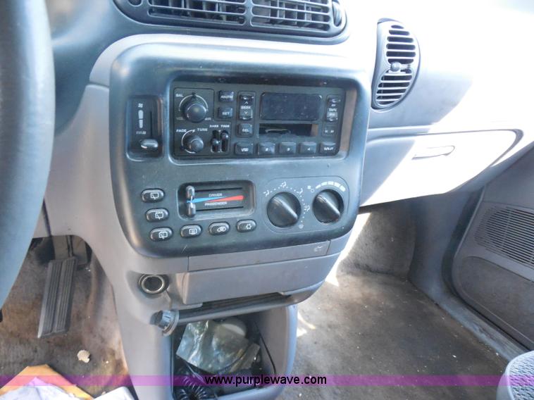 image for item I1286 1997 Plymouth Grand Voyager SE van