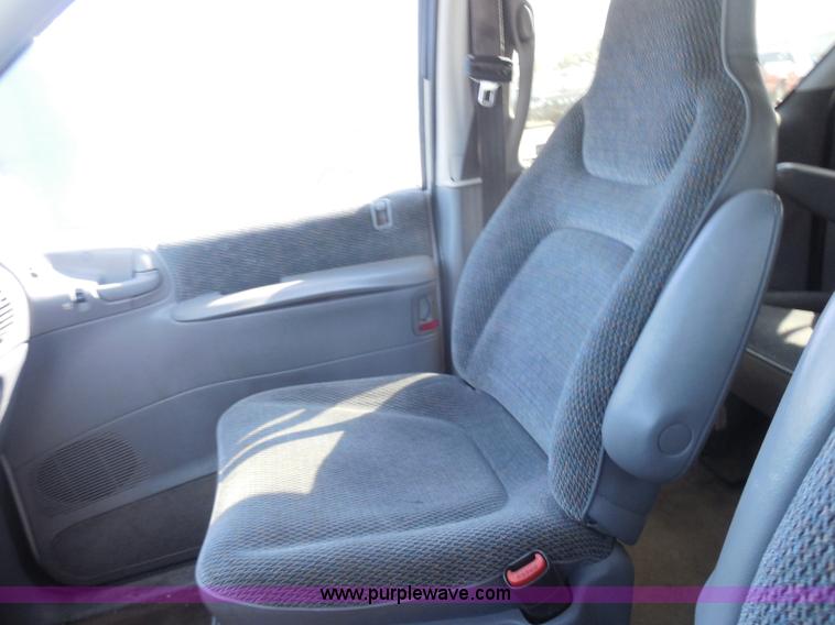 image for item I1286 1997 Plymouth Grand Voyager SE van
