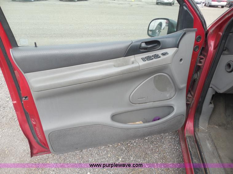 image for item I1290 1998 Ford Windstar van