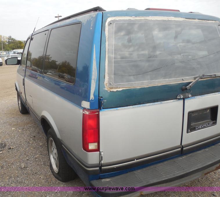 image for item I1291 1994 Chevrolet Astro van