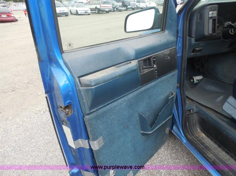 image for item I1291 1994 Chevrolet Astro van