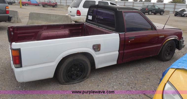 image for item I1292 1992 Mazda B2200 pickup truck