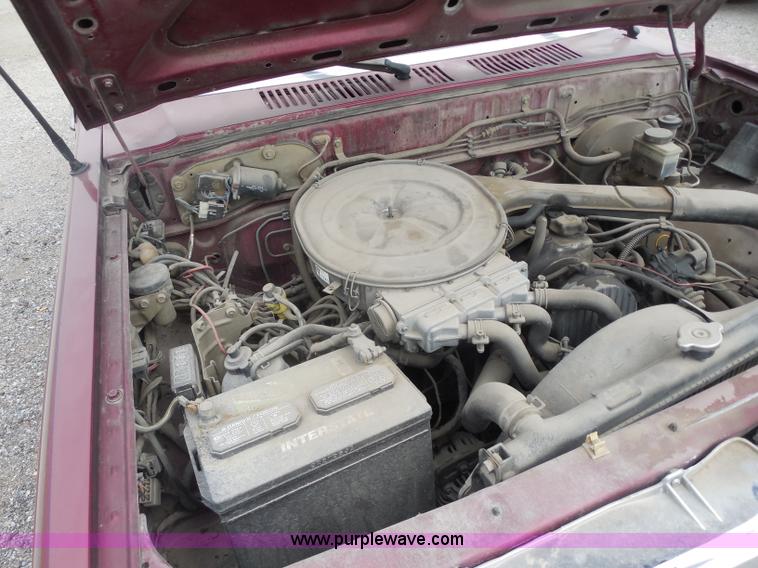 image for item I1292 1992 Mazda B2200 pickup truck