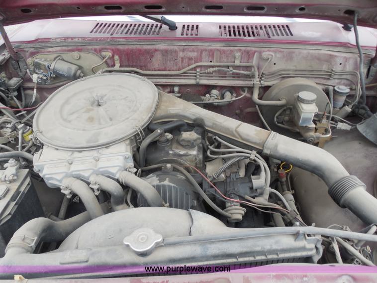 image for item I1292 1992 Mazda B2200 pickup truck