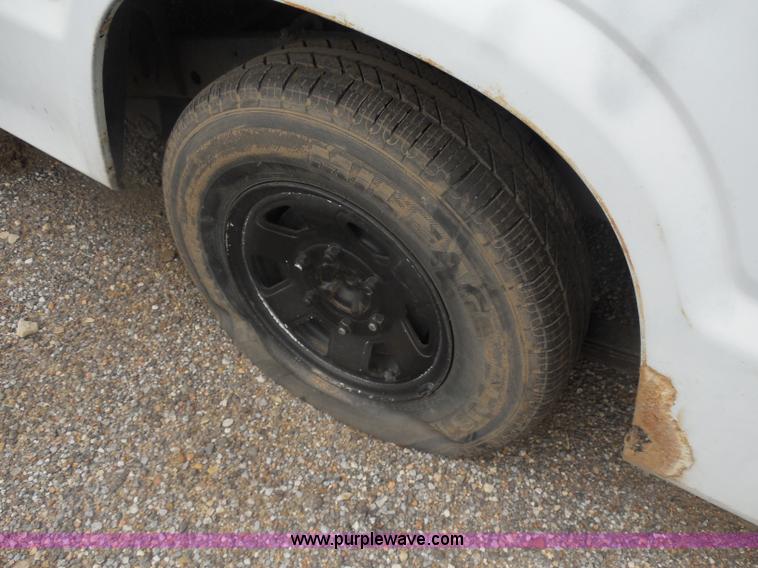 image for item I1292 1992 Mazda B2200 pickup truck