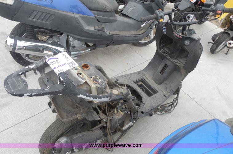 image for item I1293 2011 UNK moped