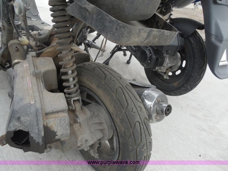 image for item I1293 2011 UNK moped