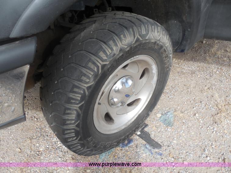 image for item I1296 1996 Ford F150 pickup truck