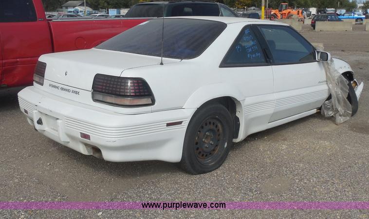 image for item I1297 1993 Pontiac Grand Prix SE