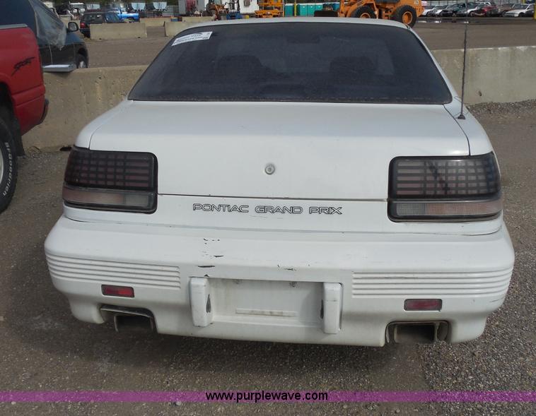 image for item I1297 1993 Pontiac Grand Prix SE