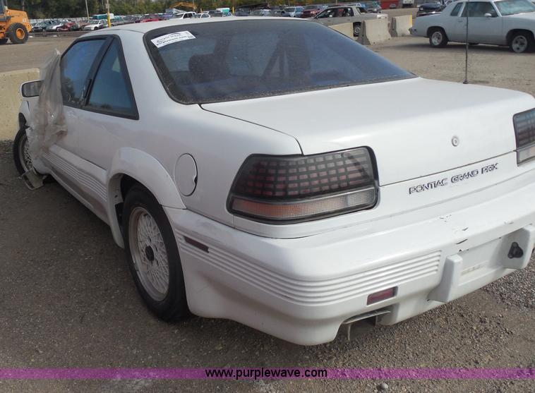 image for item I1297 1993 Pontiac Grand Prix SE